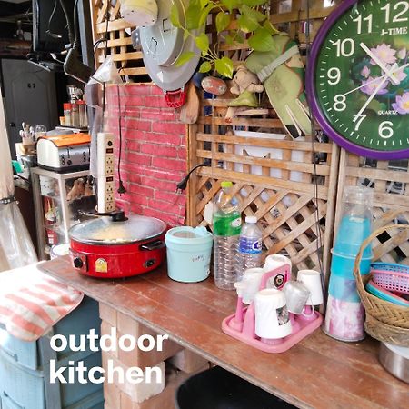 Ban Kru Ae Mixed Dorm Bed & Breakfast Bangkok Dış mekan fotoğraf