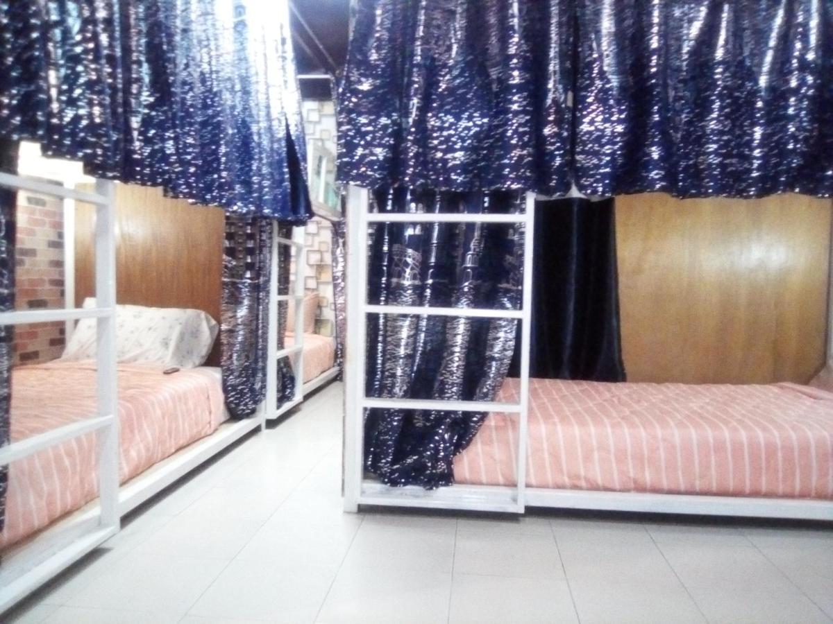Ban Kru Ae Mixed Dorm Bed & Breakfast Bangkok Dış mekan fotoğraf