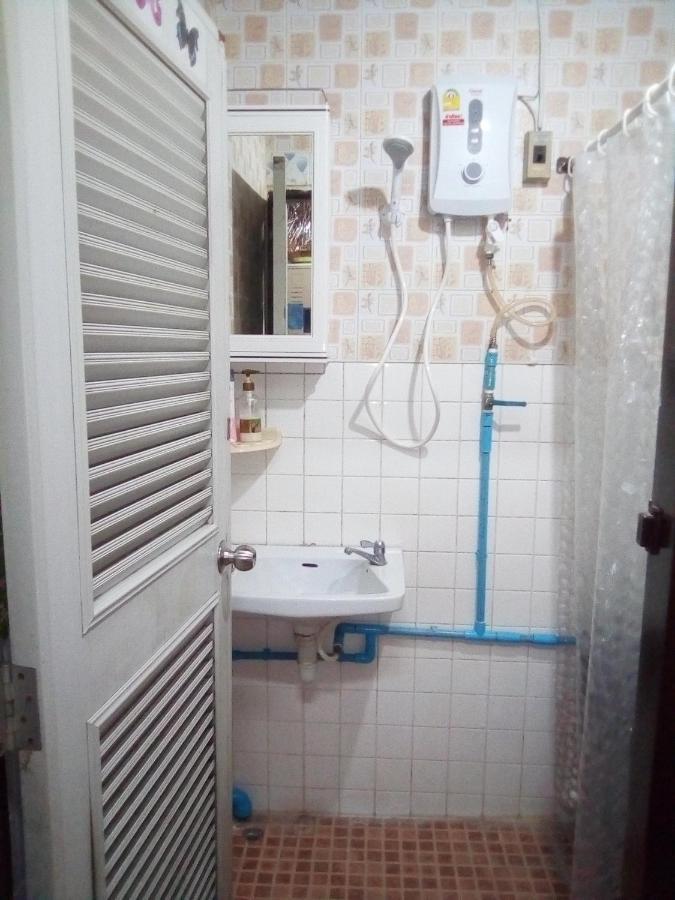 Ban Kru Ae Mixed Dorm Bed & Breakfast Bangkok Dış mekan fotoğraf