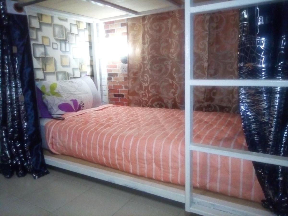 Ban Kru Ae Mixed Dorm Bed & Breakfast Bangkok Dış mekan fotoğraf